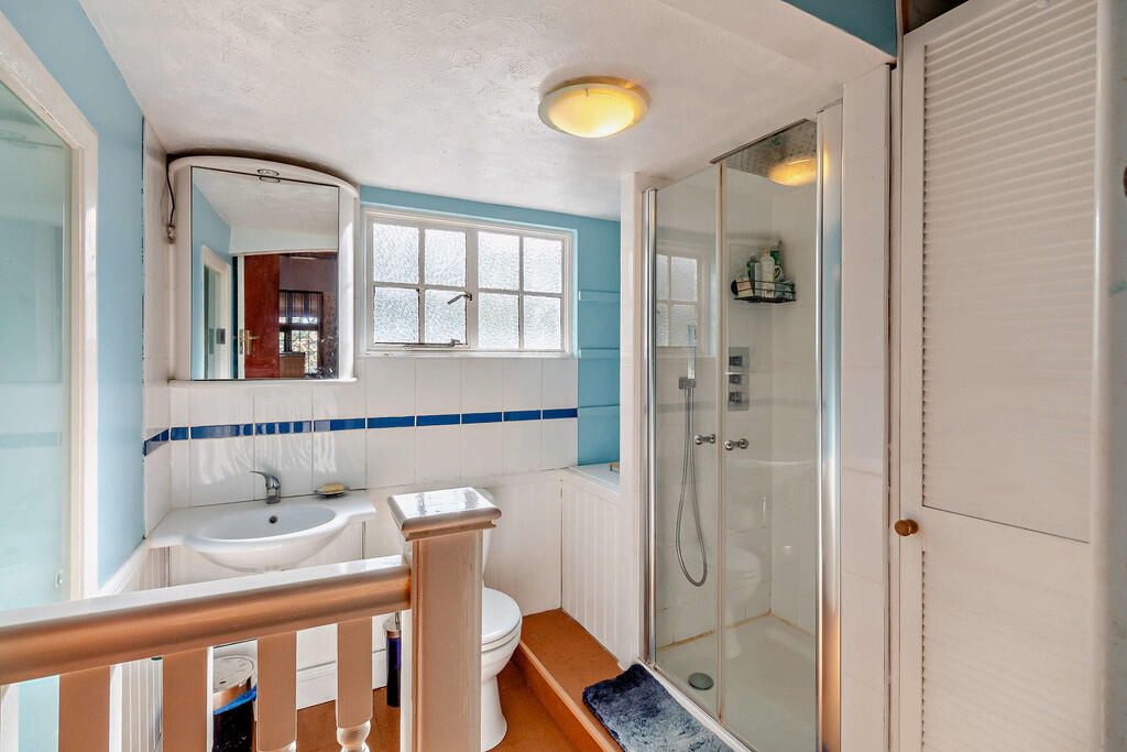 8646346-interior1...