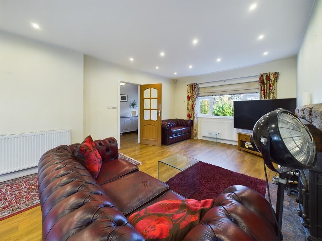 CAM02854G0-PR0306...