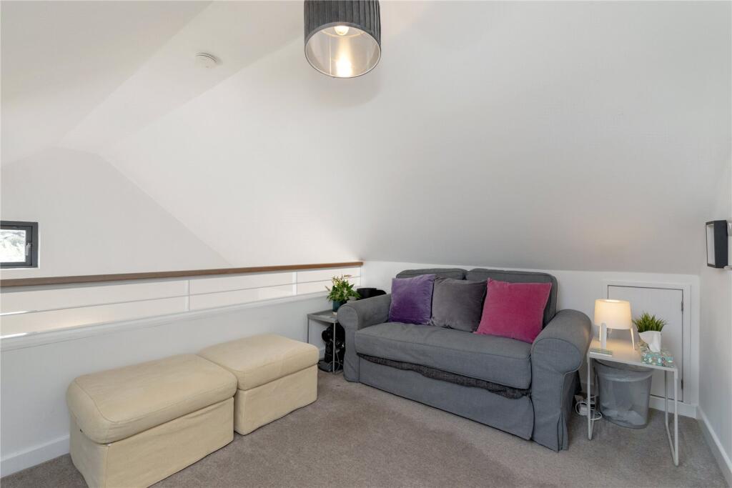Mezzanine/Snug