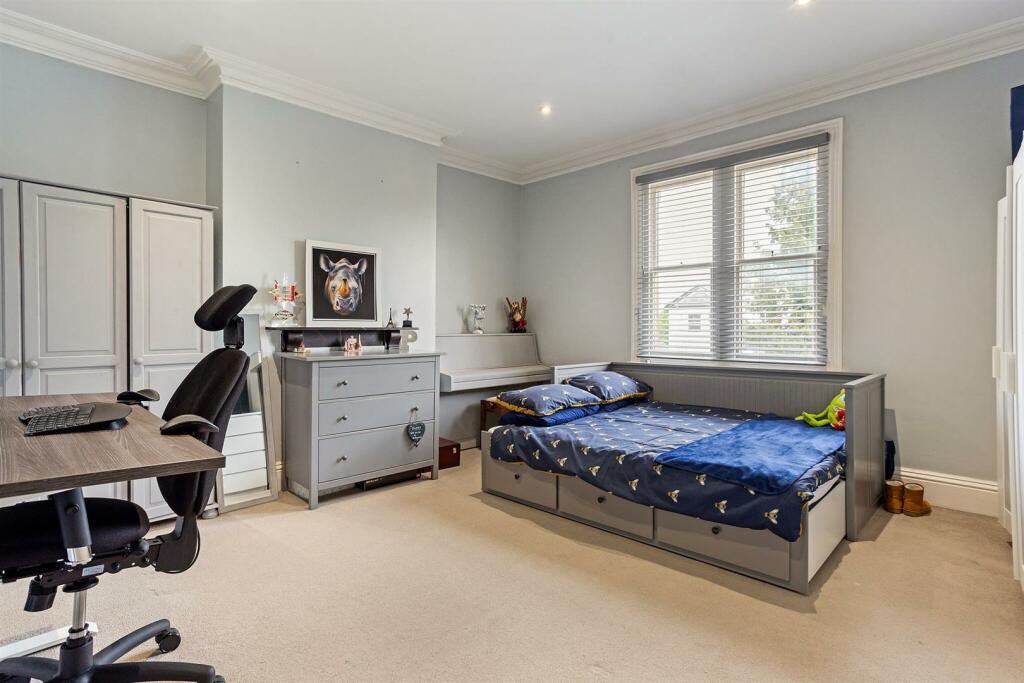 68829_134 Barnwood Road,Gloucester - (14)_low.jpg