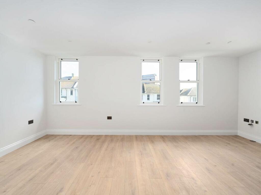 flat 9 living 3