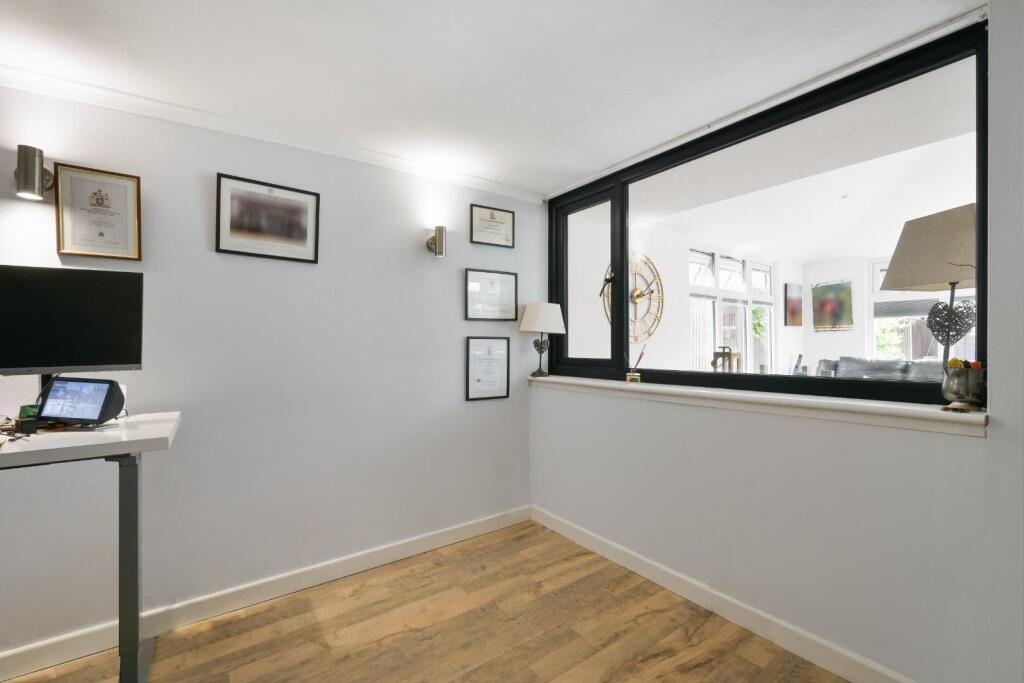 FLEETWOOD CLOSE (5).jpg