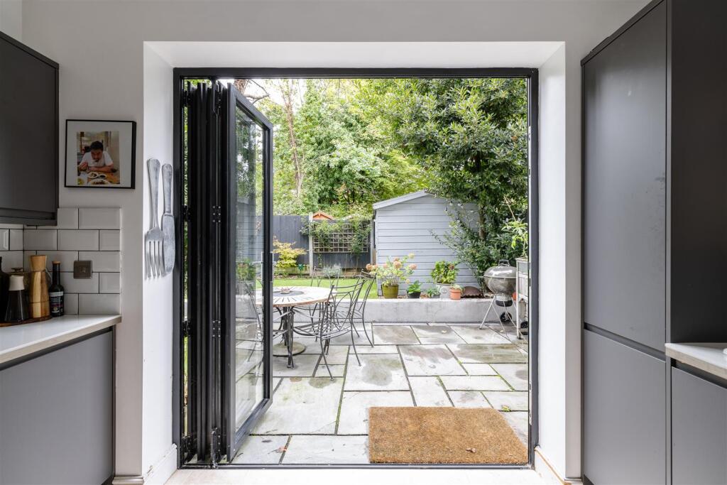 Hermon Hill E11