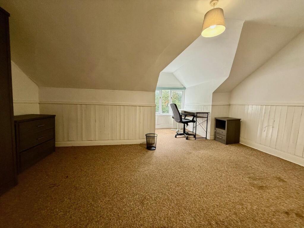 Bedroom 6.jpg