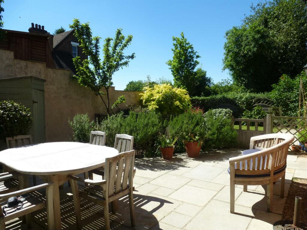 Hawthorn cottage garden 3.JPG