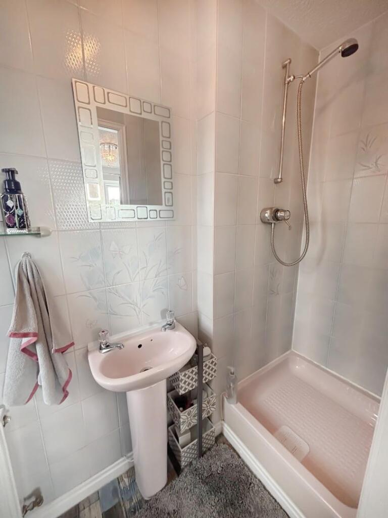 Ensuite Shower room