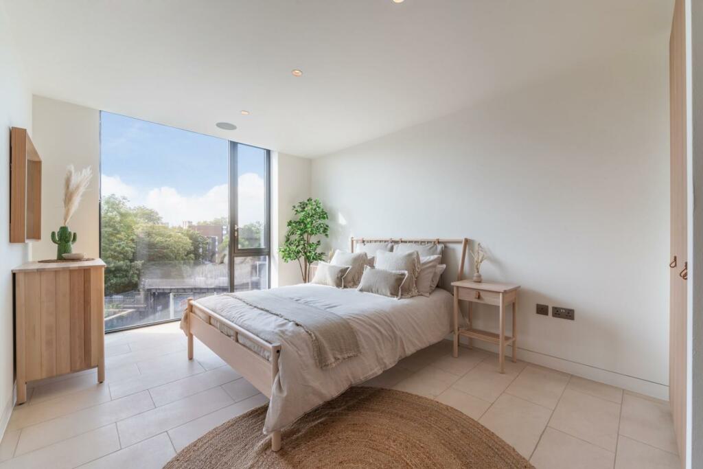 BEDROOM2a.jpg