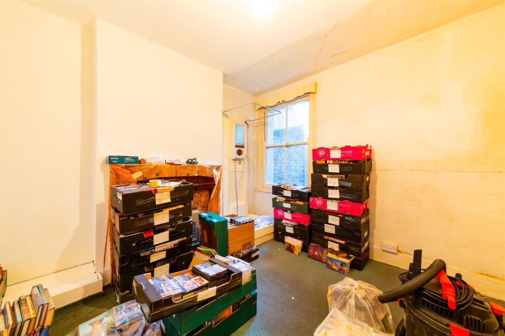 20 Hoyle road SW17 0RS-2.jpg