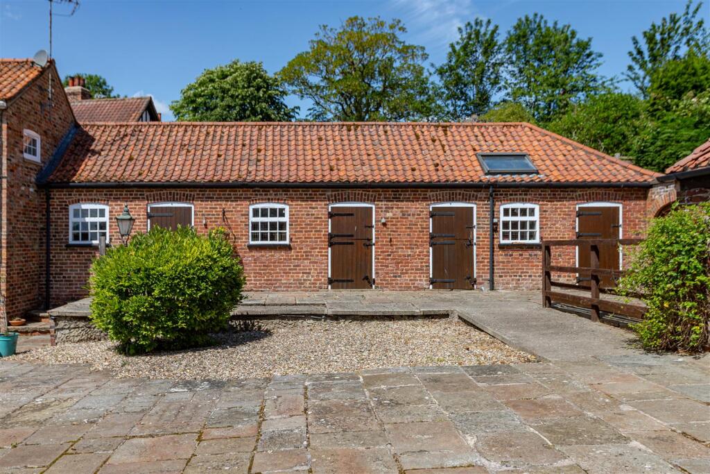 IMG_5864 Stables.jpg