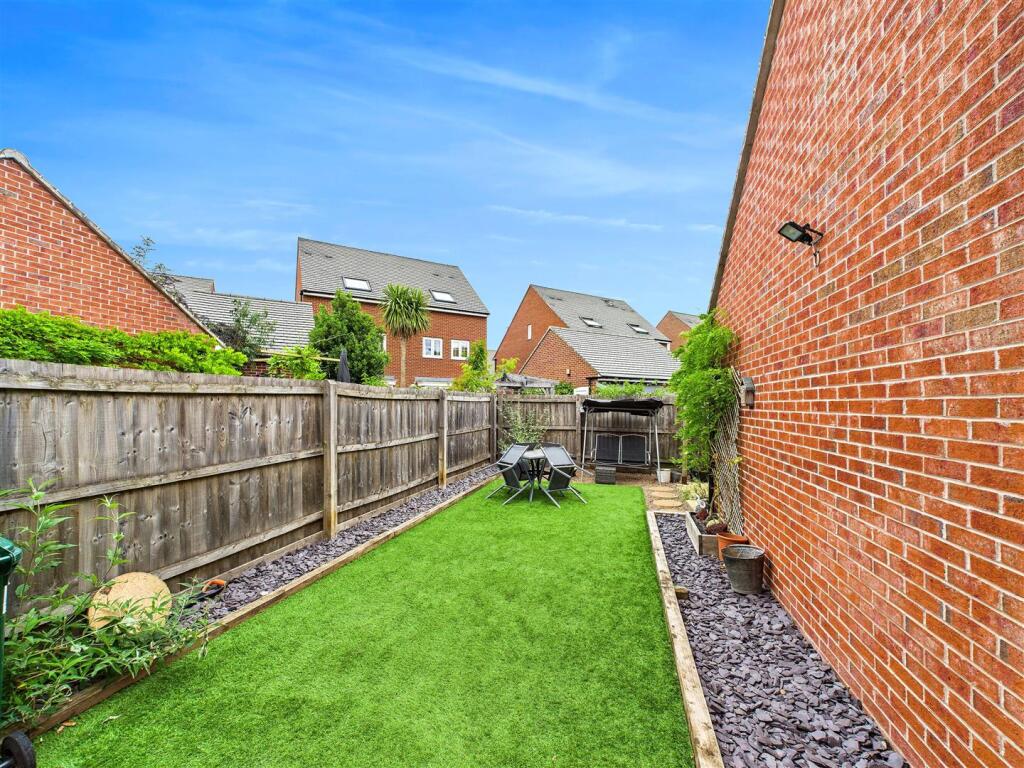 Sunderland Close, Church Gresley (8).jpg