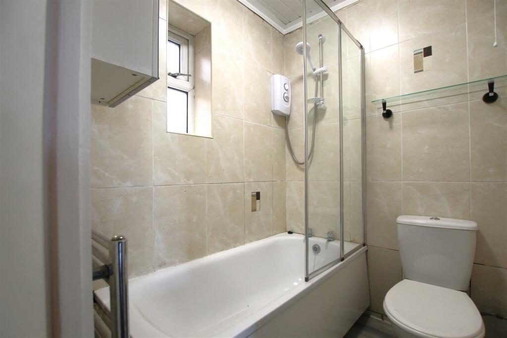 Bathroom .JPG
