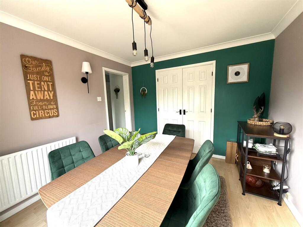 1 THORN CLOSE DINING.jpeg