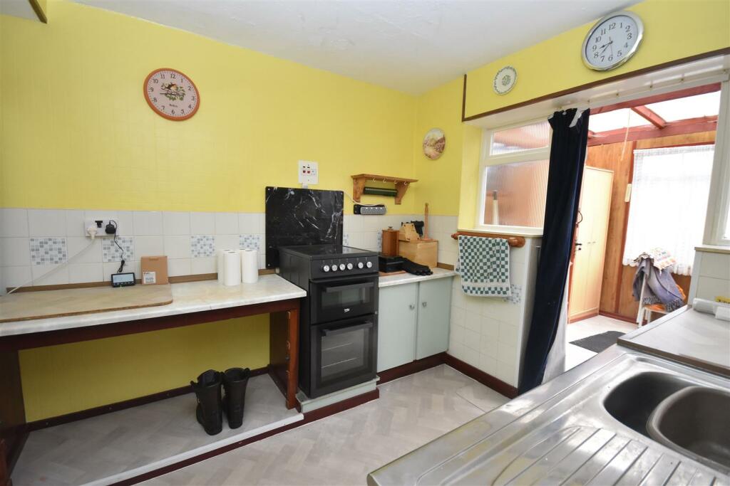 kitchen alt.jpg