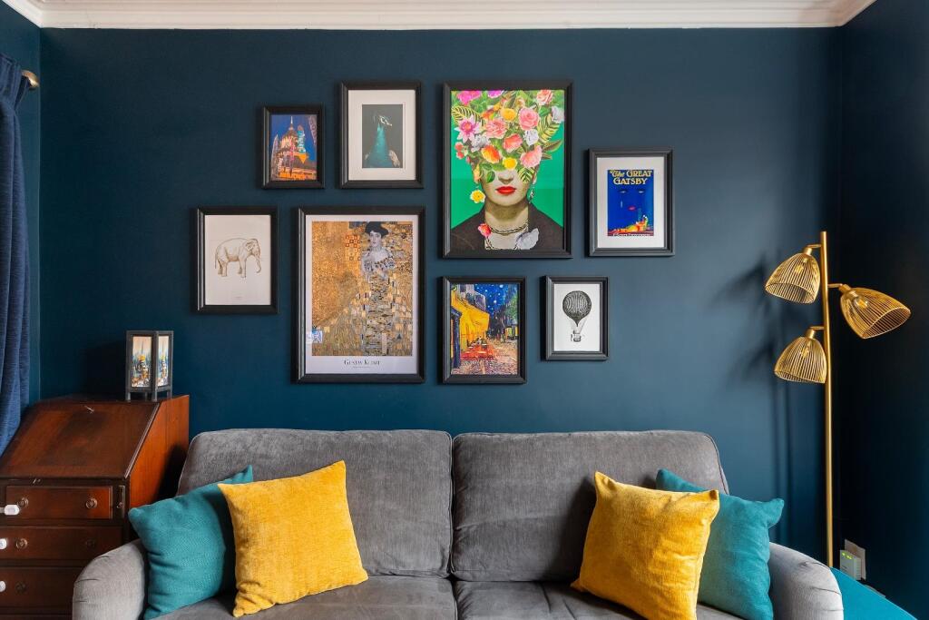 1U1SRBN - Living Room C.jpg