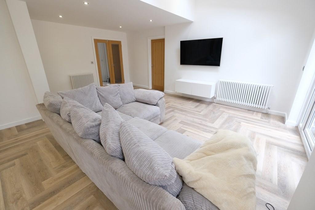OPEN PLAN ROOM