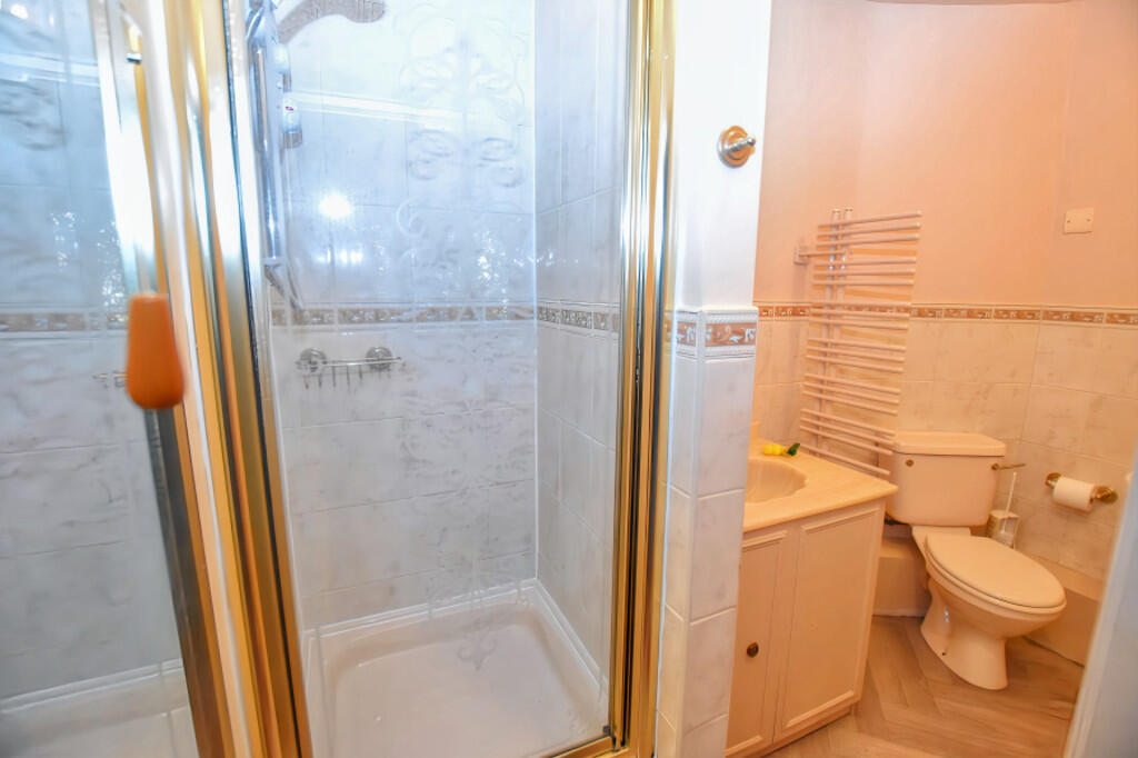 En Suite 2