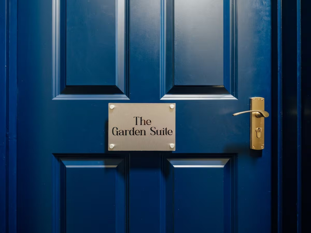 The Garden Suite, 42 Foregate Street, Worcester, Worcestershire, WR1 1EE