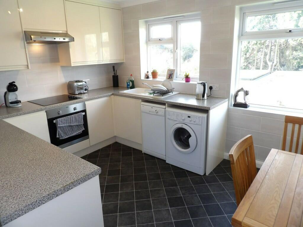 KITCHEN/BREAKFAST RM