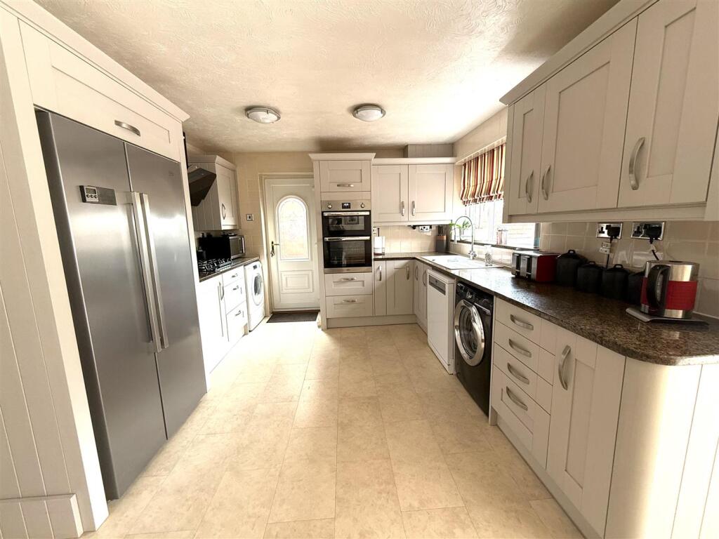 5 main road kit 6.jpeg