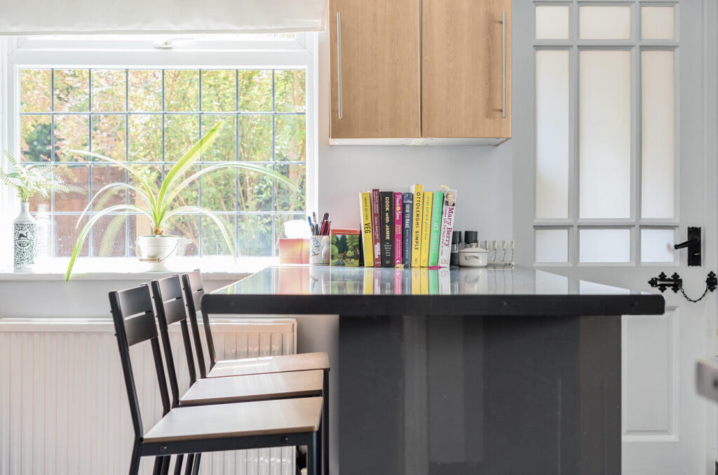 1301832-11-684048...