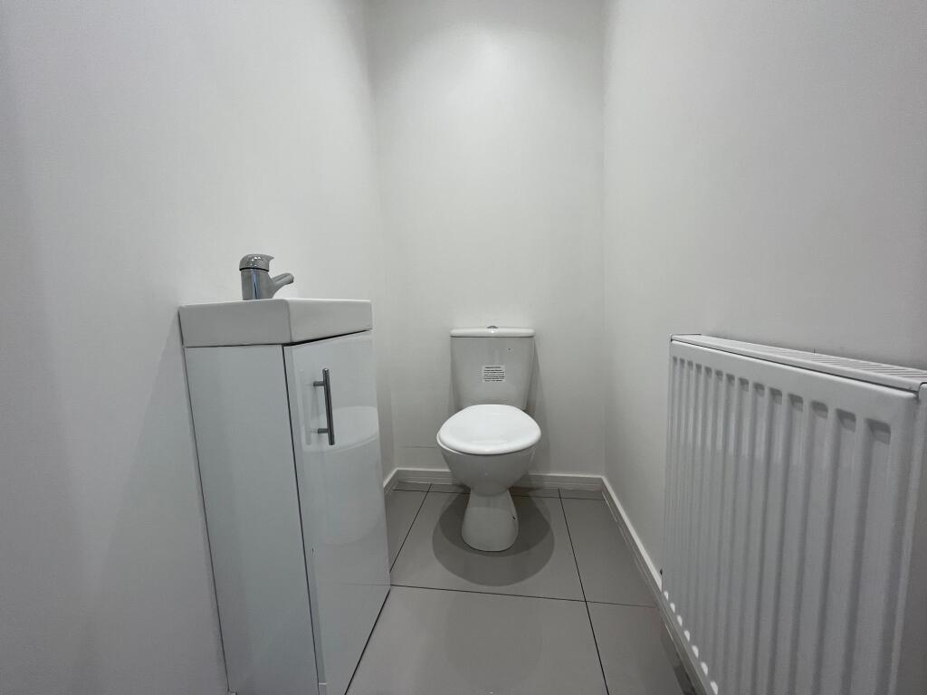 Cloakroom/wc