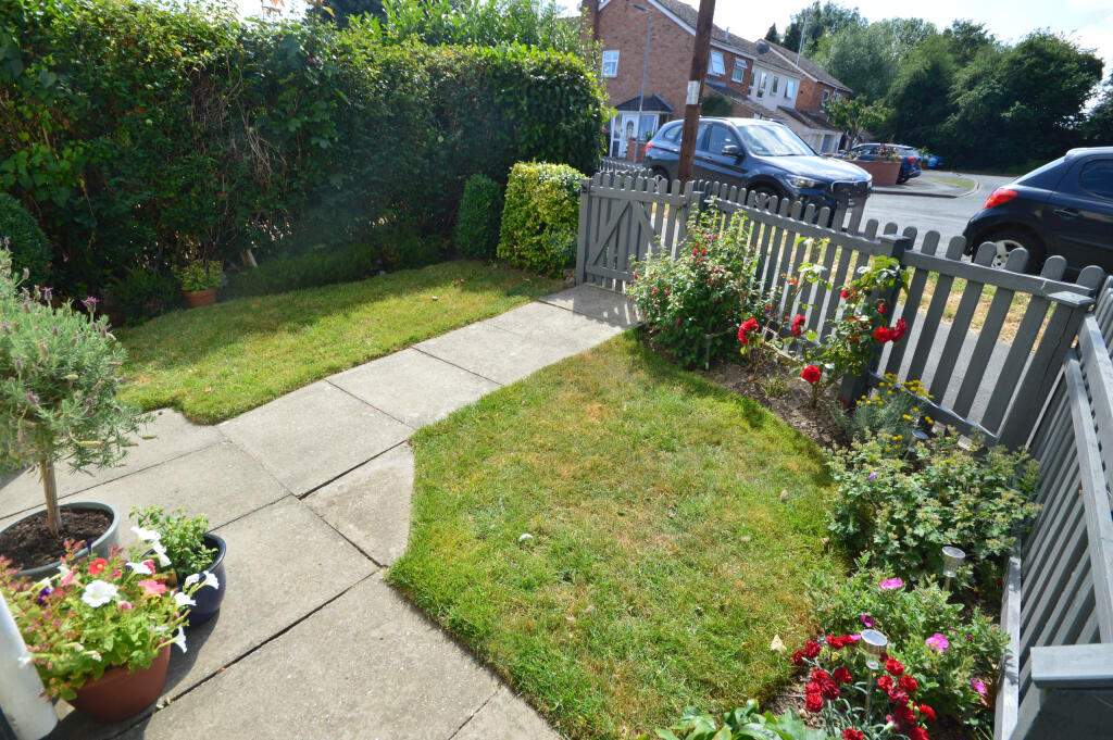FRONT GARDEN