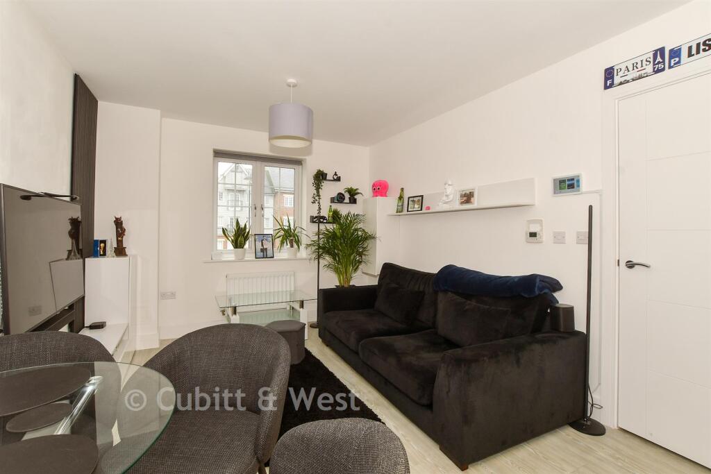 Lounge/ Kitchen