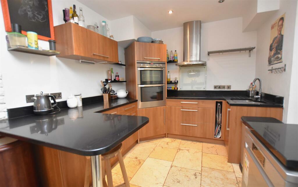 Kitchen.JPG