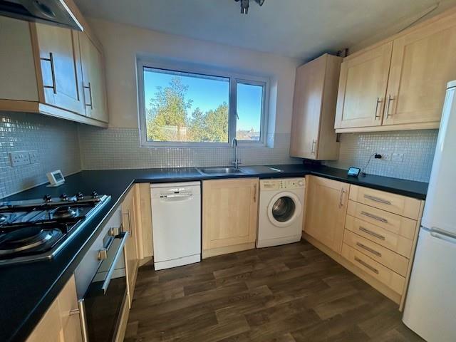 5a Wharf Road kitchen.jpg