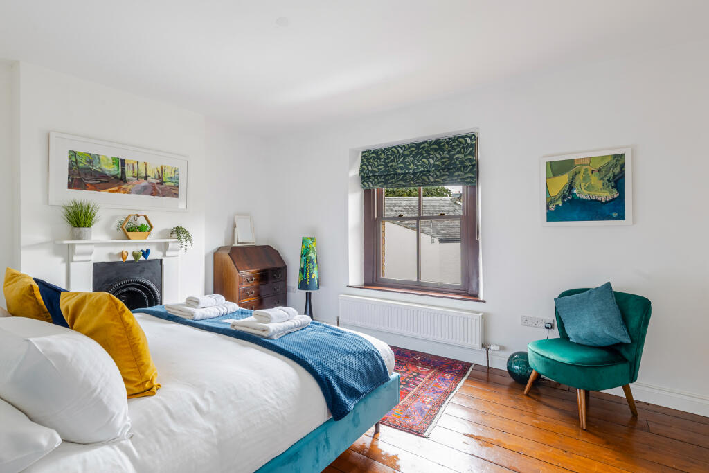 A11 - 3 Somerset Place, Totnes - 250728