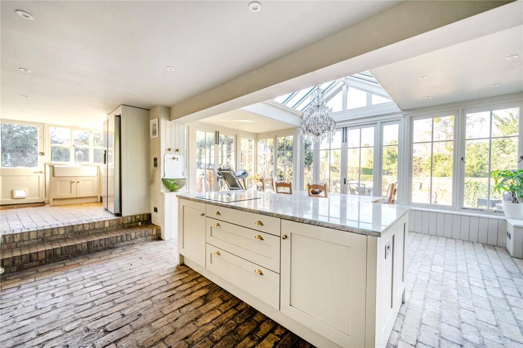 Kitchen/Breakfast Rm
