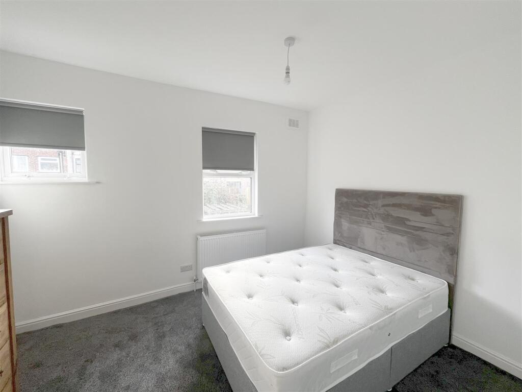 Bed1.JPG