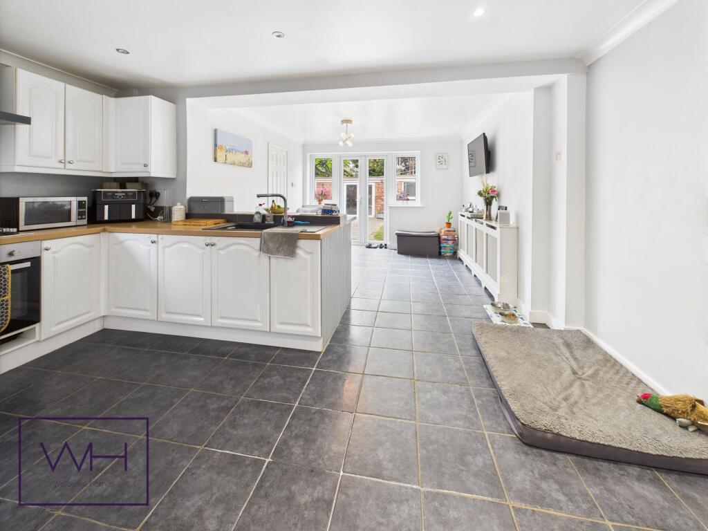 CAM03785G0-PR0275-ST