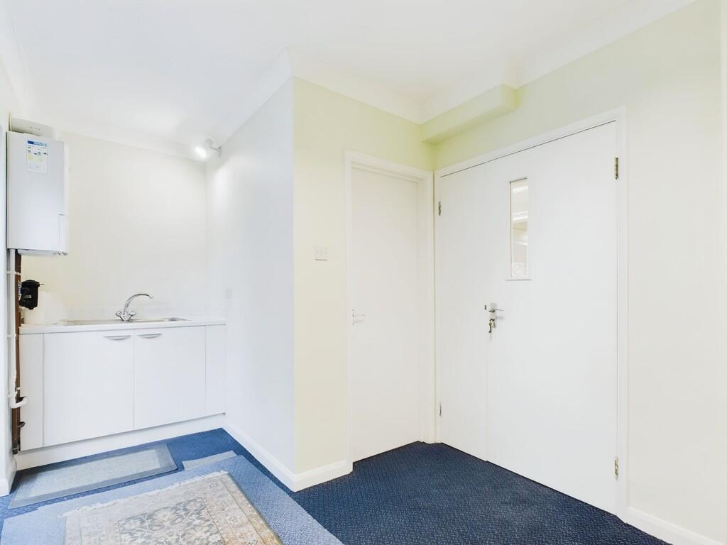 395cb6a3-CAM04018...