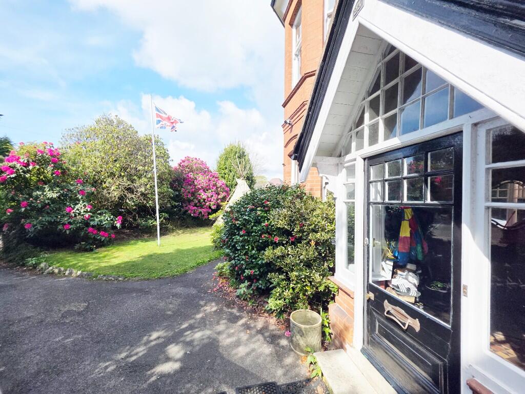 Lawned Front Garden