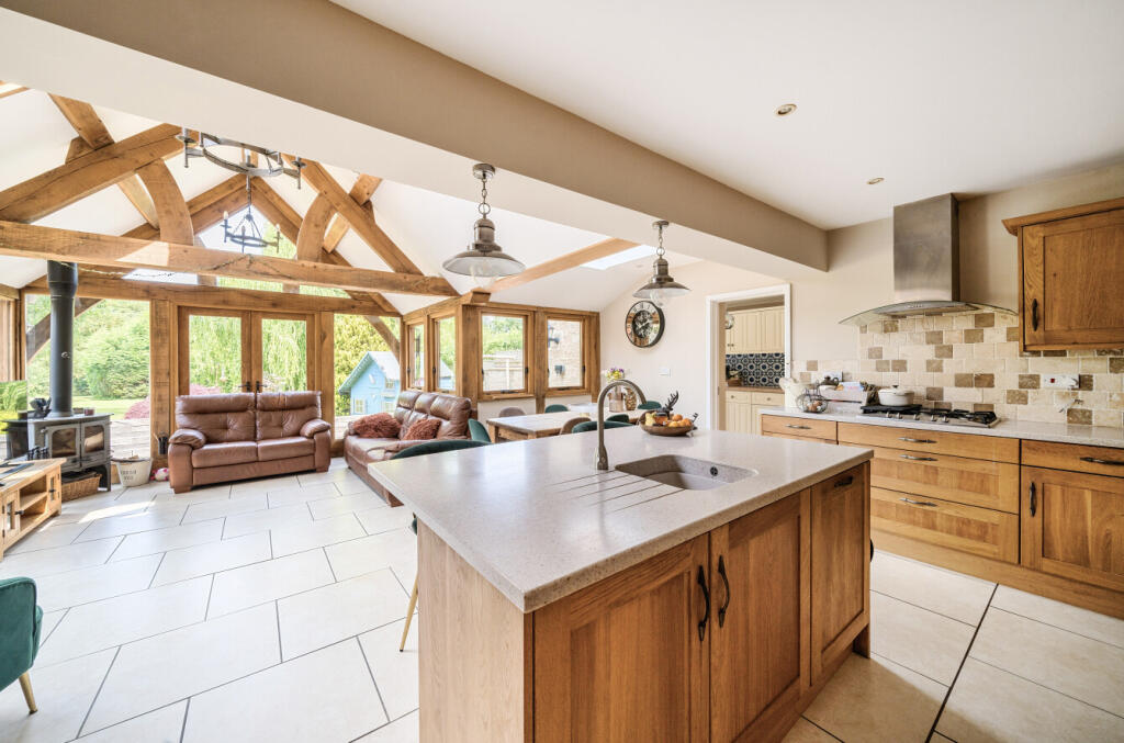 1303445-7-683f240...