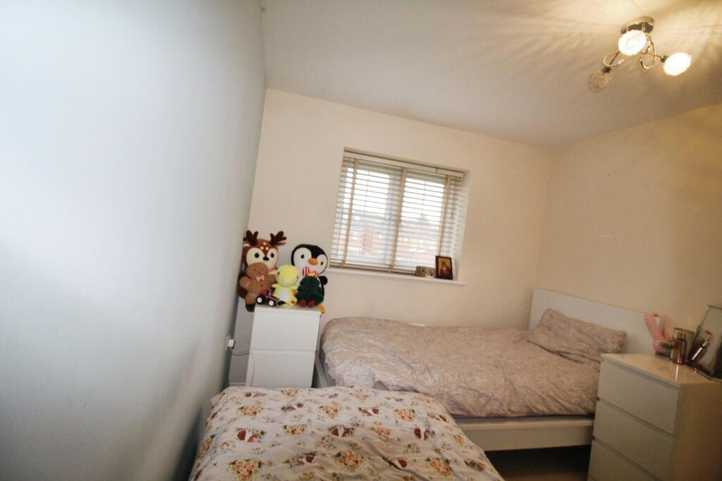 Bedroom 2.JPG