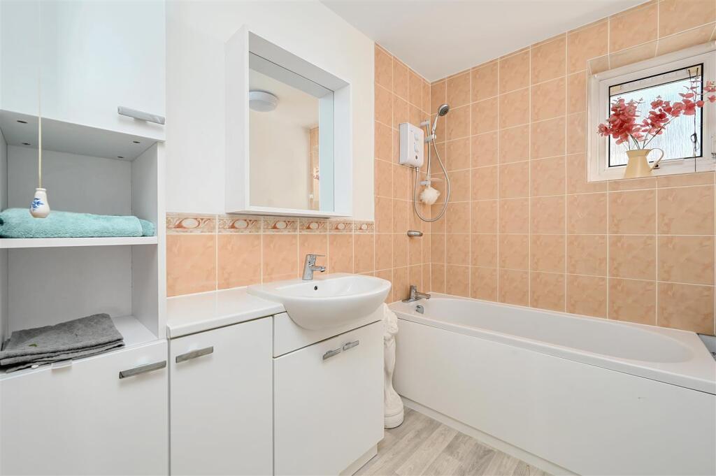 Birch Court Bn41 (9).jpg