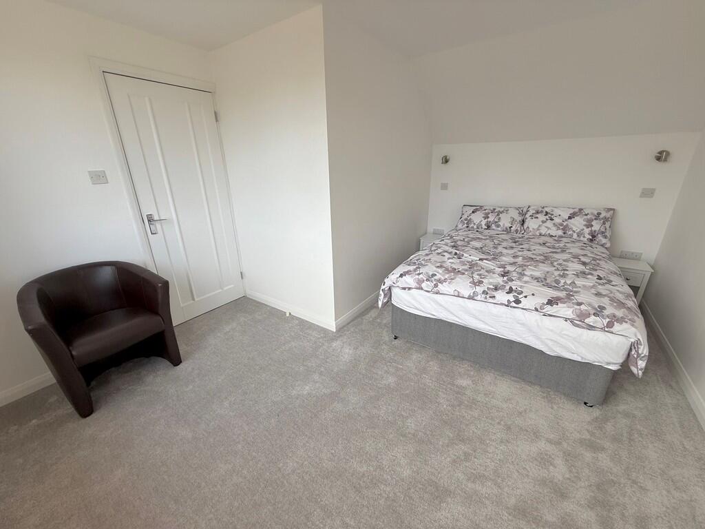 9 Hawke Close Bed...