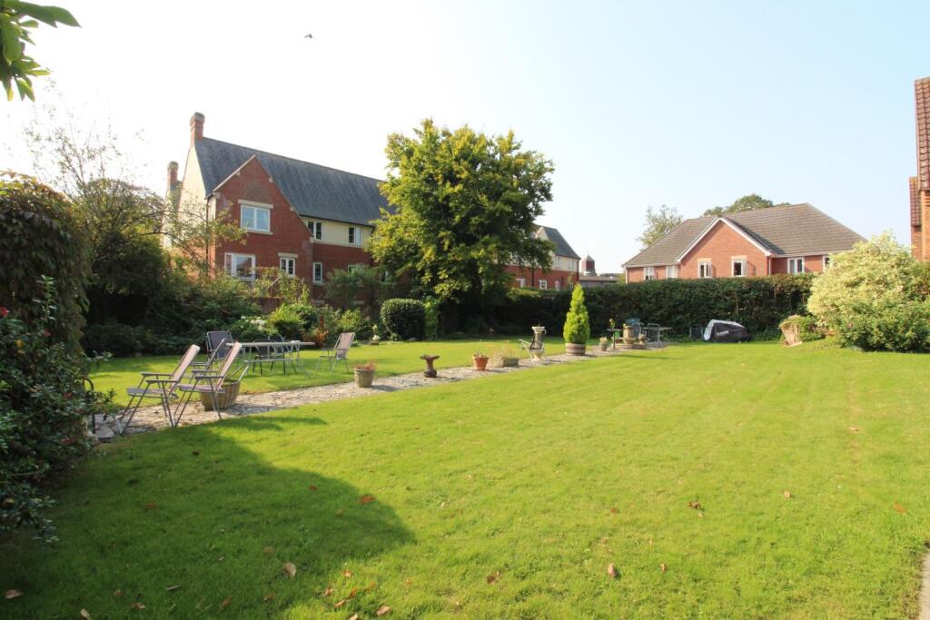 Communal Gardens2.jpg