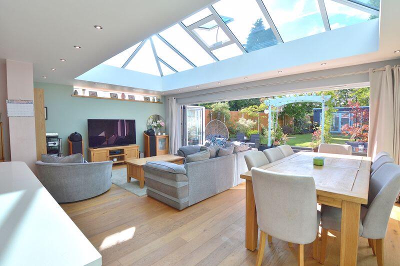 LIVING ROOM / DINING ROOM