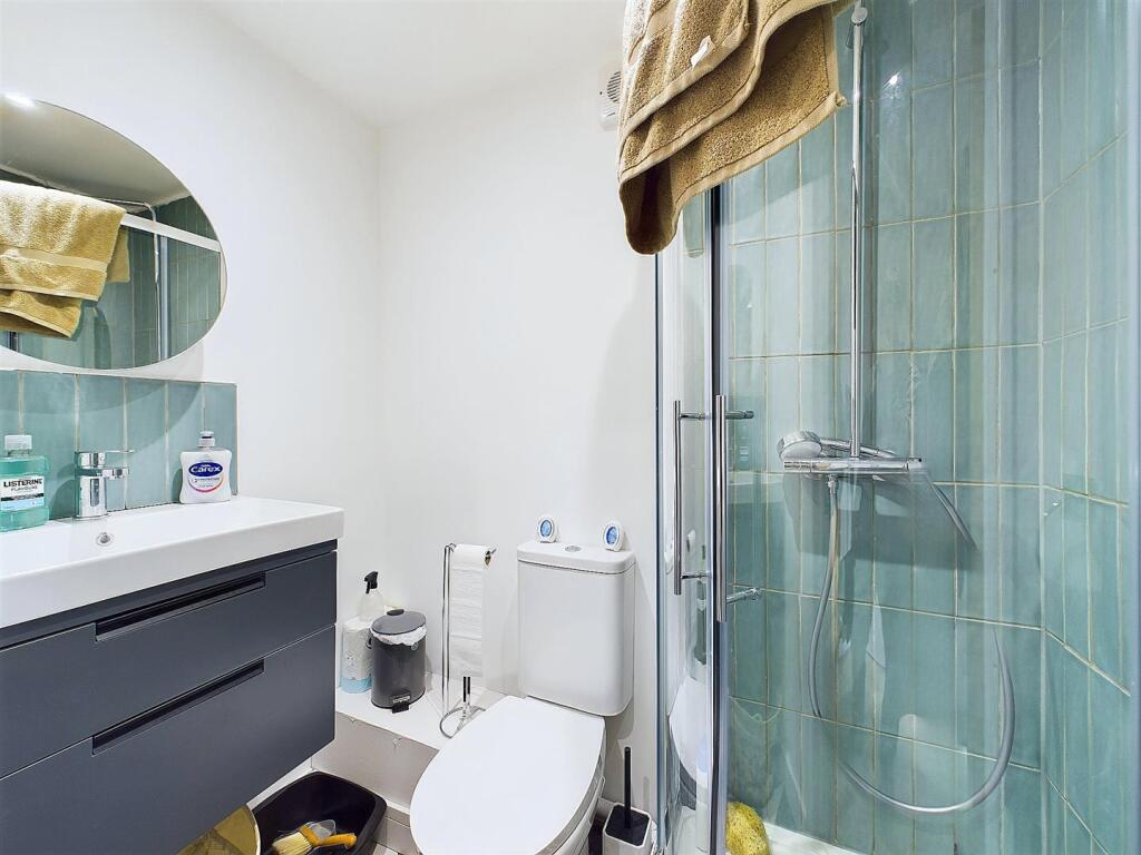 18 - 6 Bedroom HMO.jpg