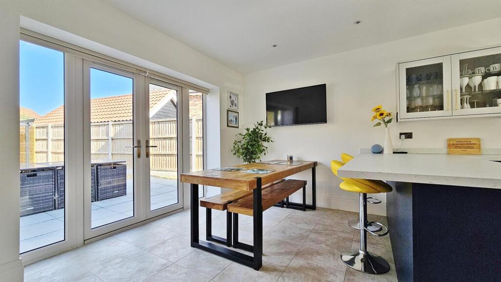 Alternate Kitchen/Diner View