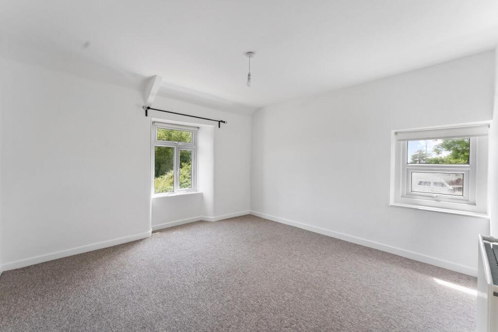 9 - bedroom.jpg