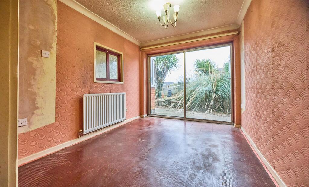 Rear Dining Area
