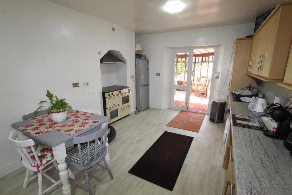 Good Sized Kitchen / Dining Room