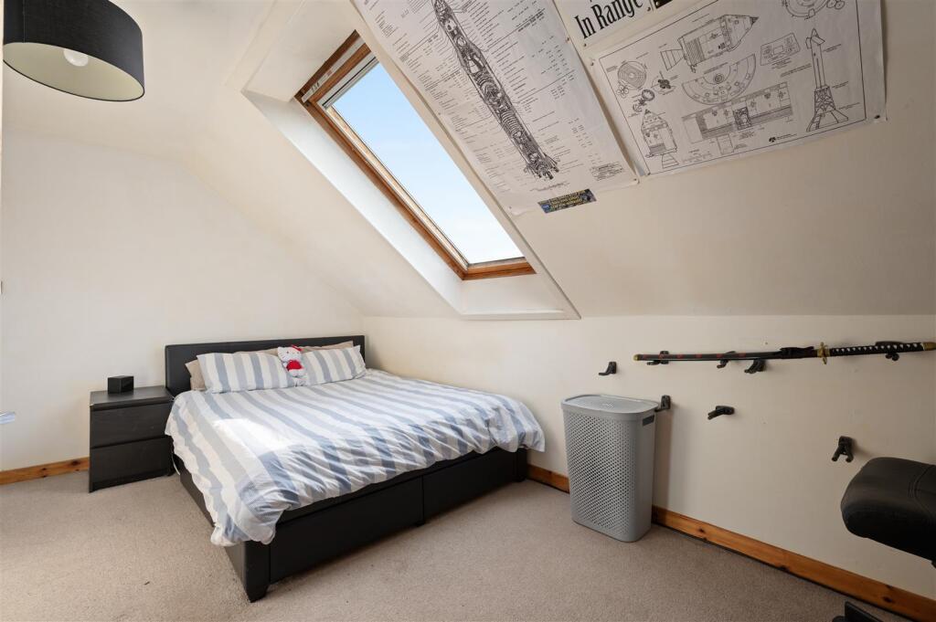 4 Preston Crescent 029.JPG