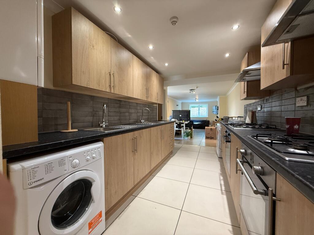 Call 02920 668585 to secure your viewing _19