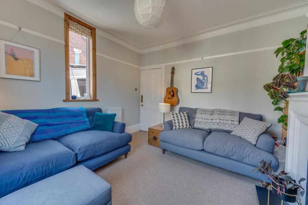 KITCHEN, DINER AND LIVING ROOM