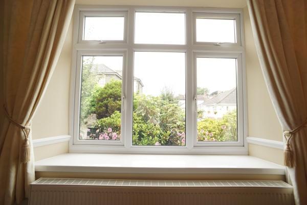 Feature Lounge Window